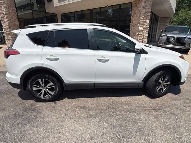 Used 2018 Toyota RAV4 XLE AWD/4WD image 8