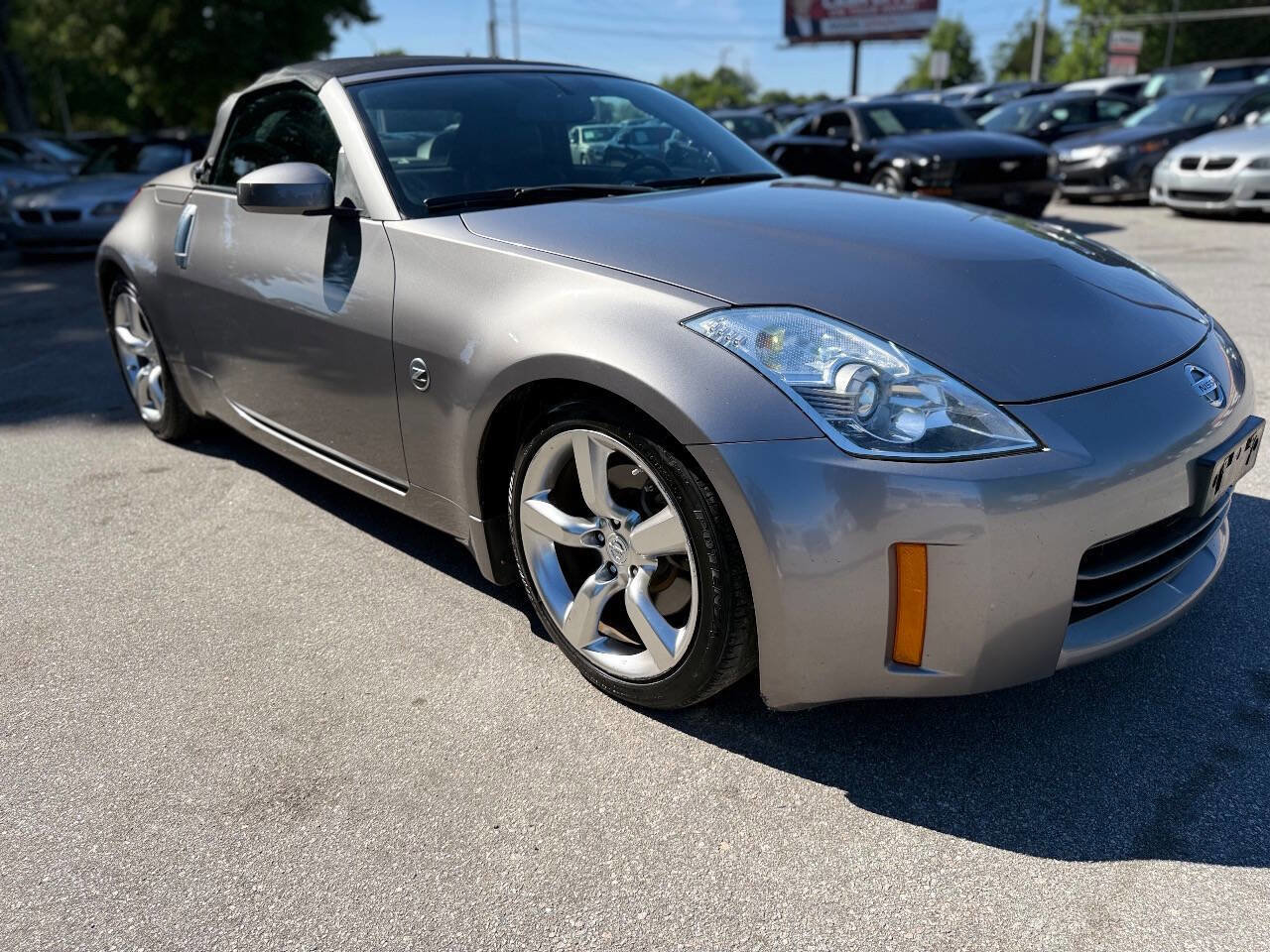 Used 2008 Nissan 350Z Touring RWD image 3