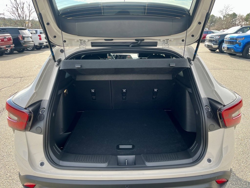 New 2026 Chevrolet Trax RS w/ Driver Confidence Package image 5