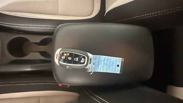 Used 2025 Hyundai Venue SEL FWD image 23