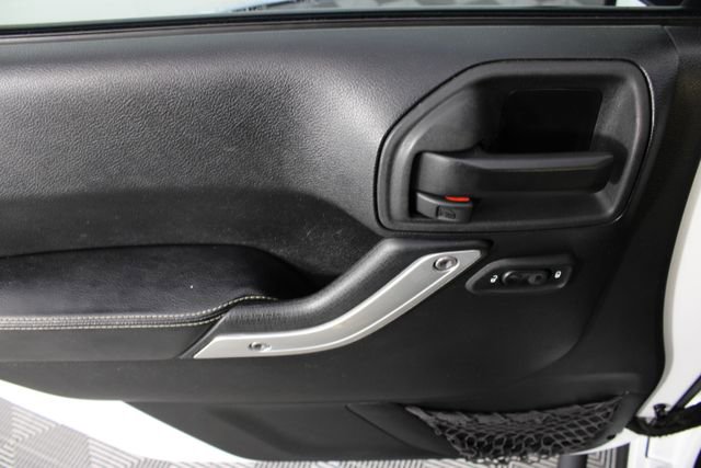 Used 2015 Jeep Wrangler Unlimited Sport image 11