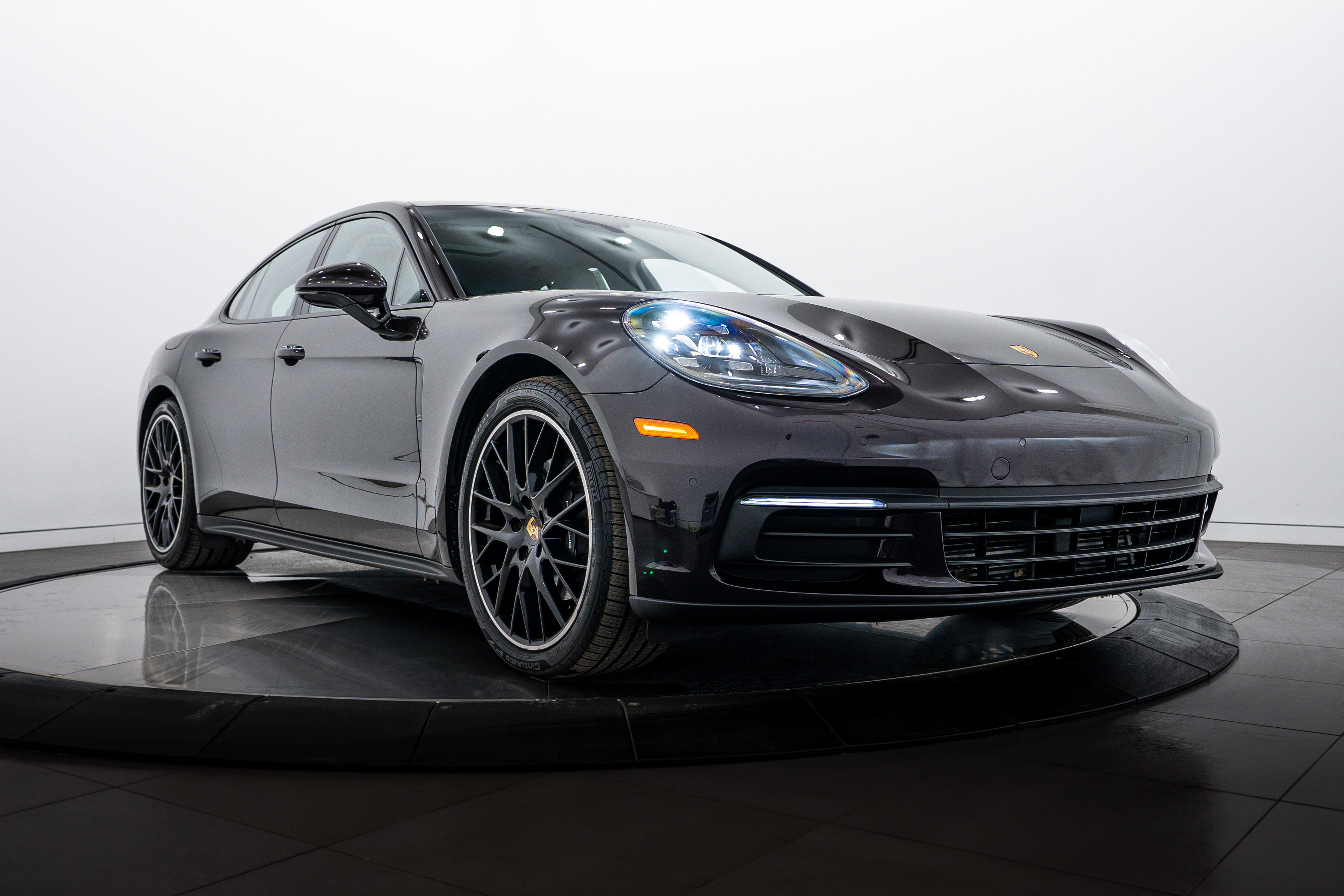 Certified 2017 Porsche Panamera image 9