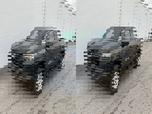 Used 2026 Chevrolet Colorado W/T w/ Advanced Trailering Package AWD/4WD image 32