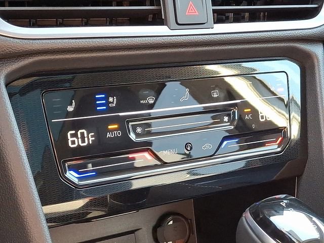 New 2025 Volkswagen Taos SEL image 11