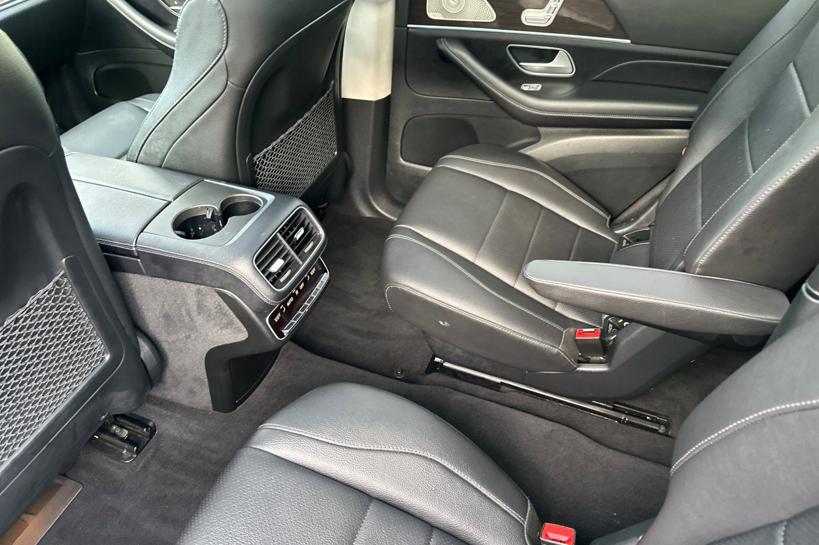 Used 2023 Mercedes-Benz GLS 450 4MATIC image 12