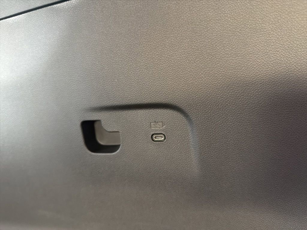 New 2026 Chevrolet Traverse LT w/ Midnight/Sport Edition image 32