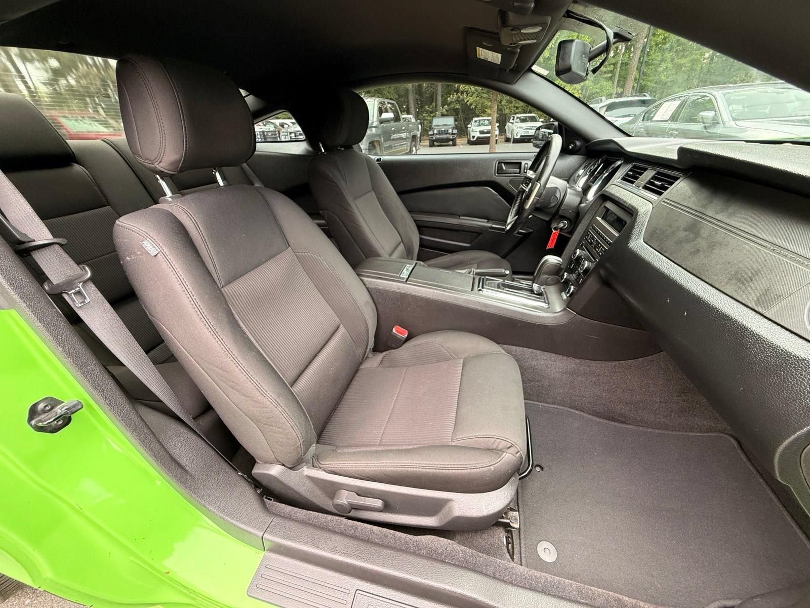 Used 2013 Ford Mustang Coupe RWD image 22