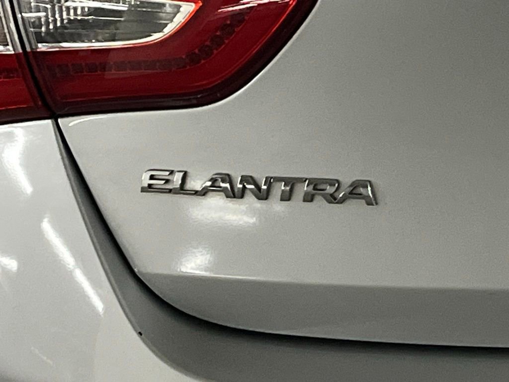 Used 2015 Hyundai Elantra GT w/ Option Group 02 FWD image 30