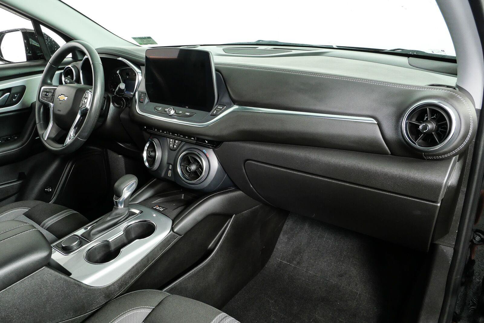 Certified 2024 Chevrolet Blazer LT w/ Convenience Package FWD image 22
