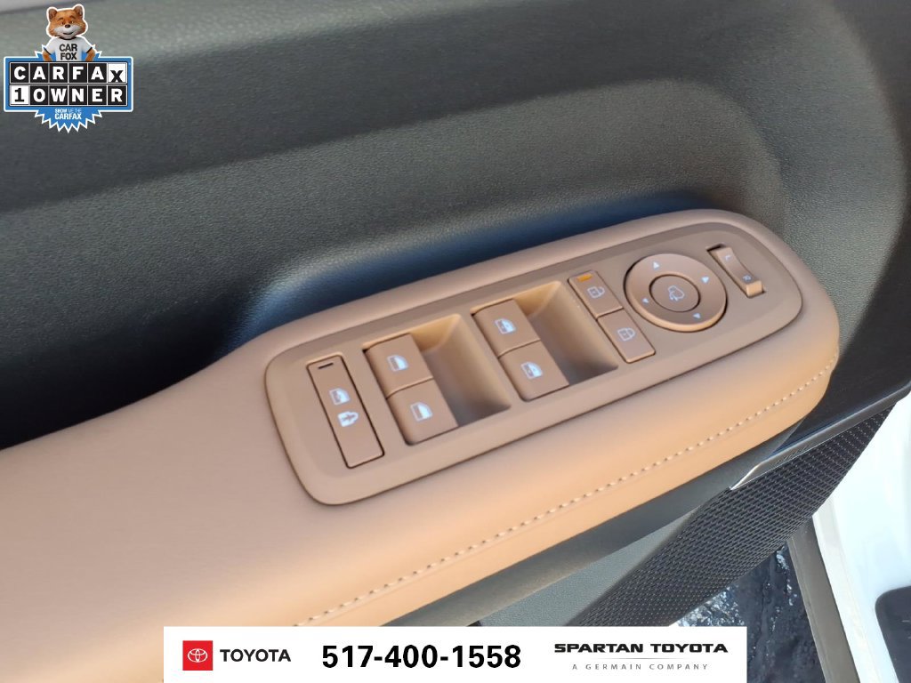 Used 2025 Hyundai Santa Fe Limited AWD/4WD image 15