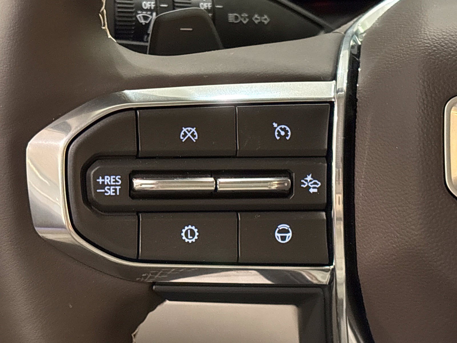 New 2027 GMC Acadia Denali w/ Denali Reserve Package AWD/4WD image 33