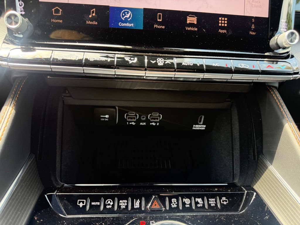 New 2026 Jeep Grand Wagoneer L Summit AWD/4WD image 19