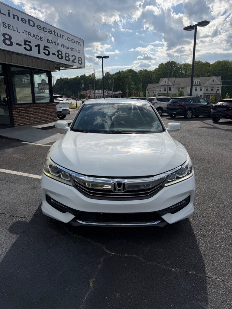Used 2017 Honda Accord EX-L image 2