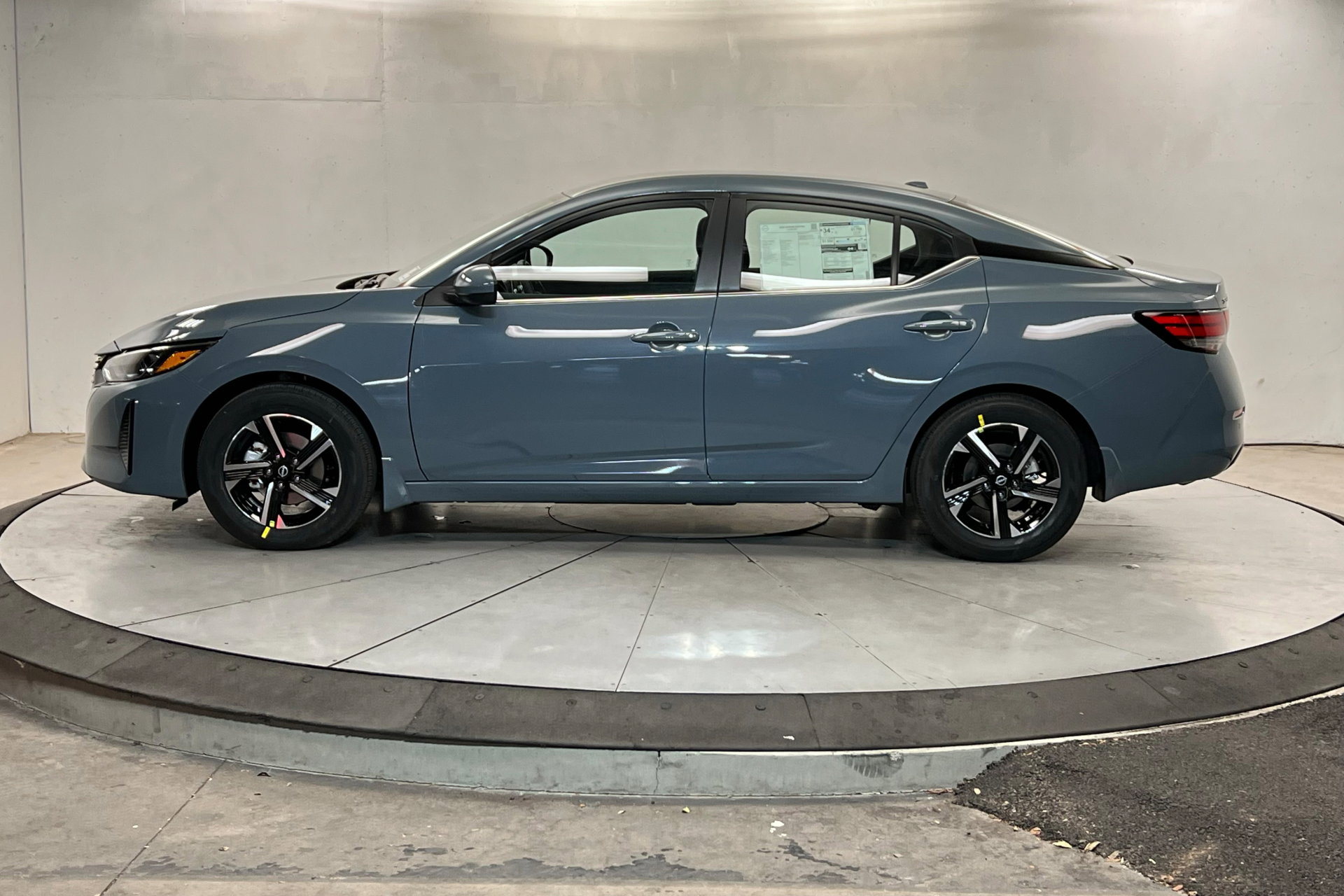 New 2025 Nissan Sentra SV image 3