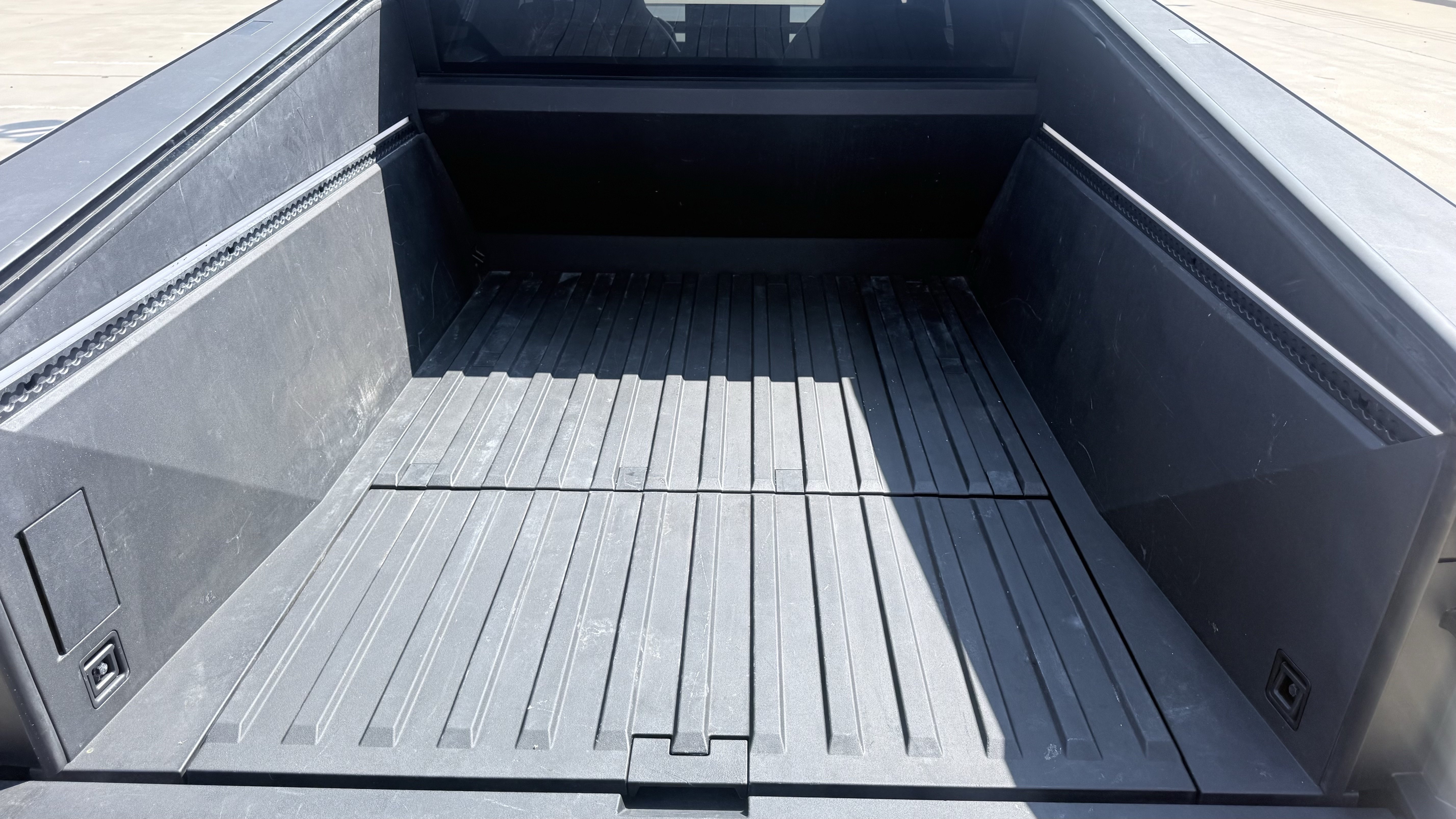 Used 2025 Tesla Cybertruck AWD Crew Cab image 17