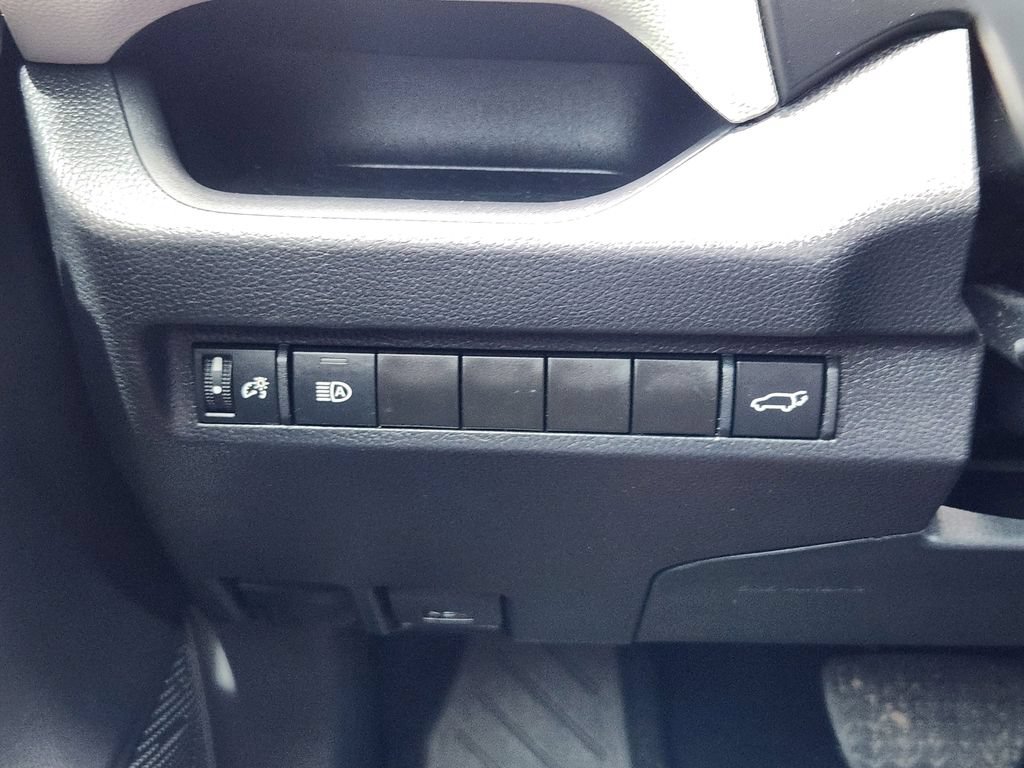 Used 2024 Toyota RAV4 XLE Premium FWD image 18