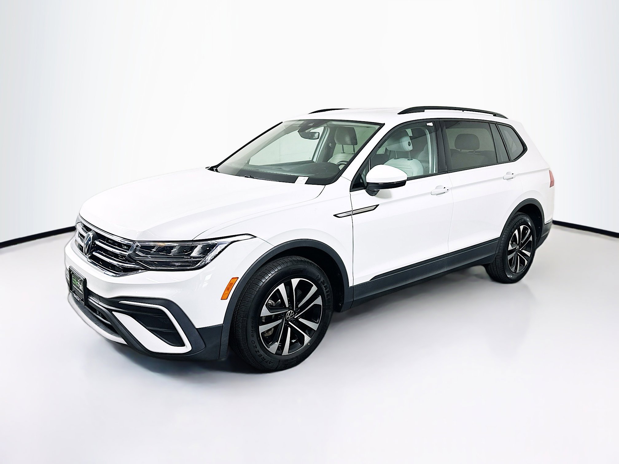 Used 2023 Volkswagen Tiguan S w/ Driver Assistance Package FWD image 3