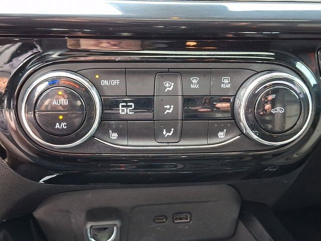 Certified 2025 Chevrolet Trax RS w/ Sunroof Package FWD image 15