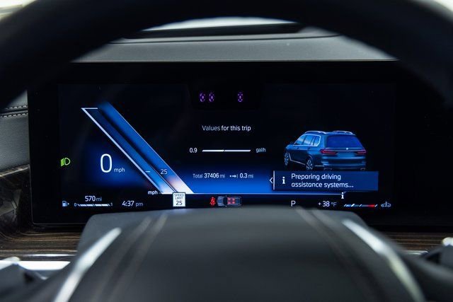 Certified 2023 BMW X7 xDrive40i w/ Premium Package image 2