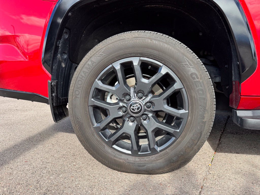 Used 2025 Toyota Sequoia Platinum AWD/4WD image 35
