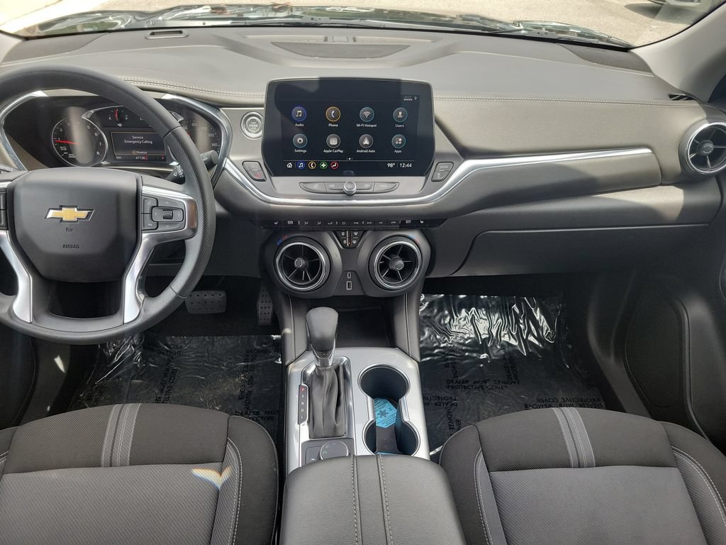 Used 2025 Chevrolet Blazer LT FWD image 9