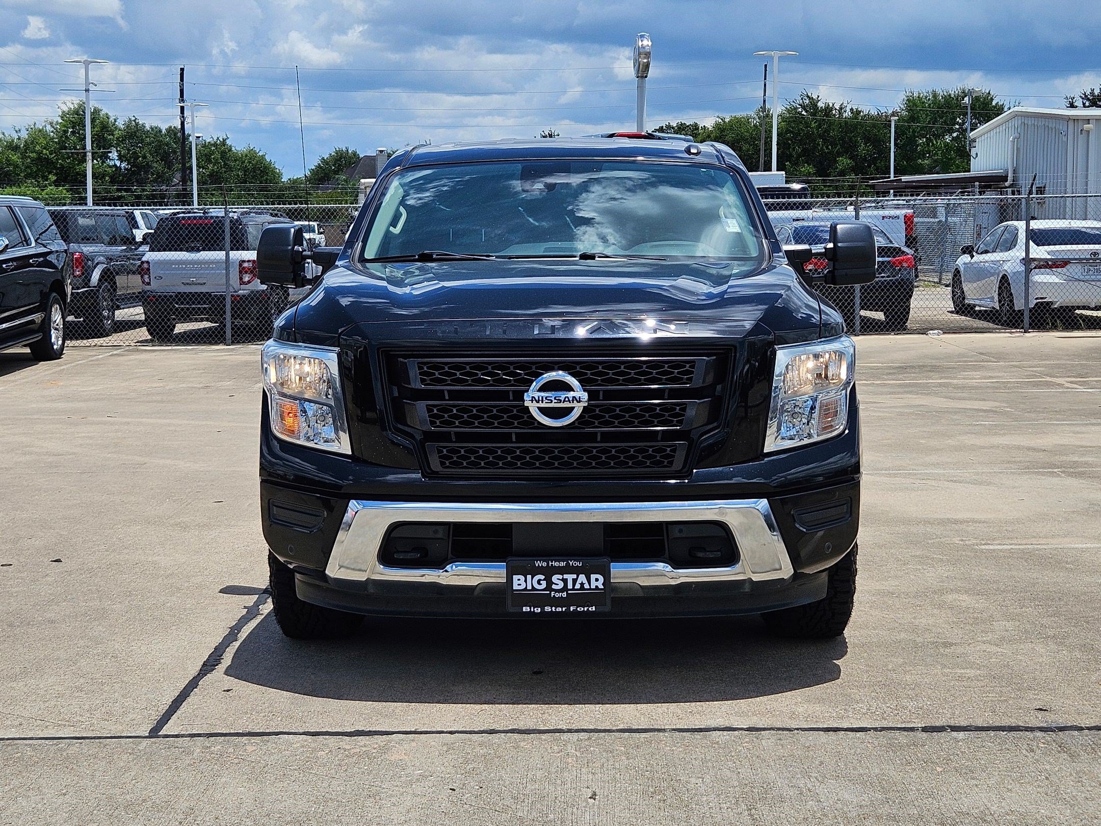 Used 2020 Nissan Titan SV w/ SV Convenience Package RWD image 9