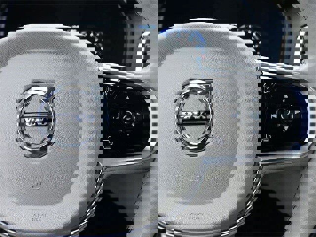 Used 2021 Volvo XC90 T5 Momentum w/ Climate Package image 14