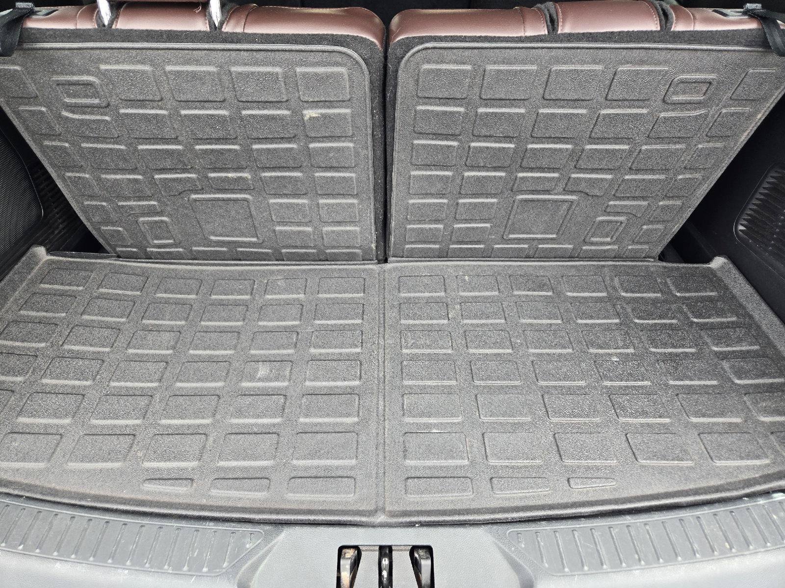 Used 2020 Ford Explorer Platinum AWD/4WD image 32