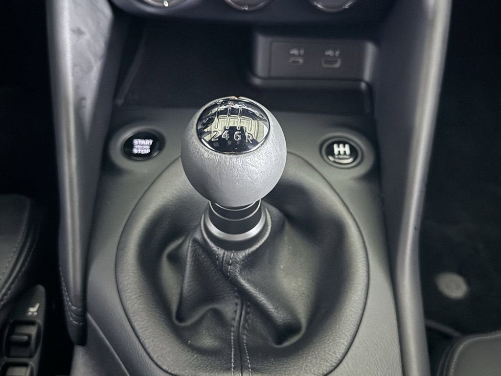 Used 2025 Nissan Z Performance w/ Floor Mat Package image 31