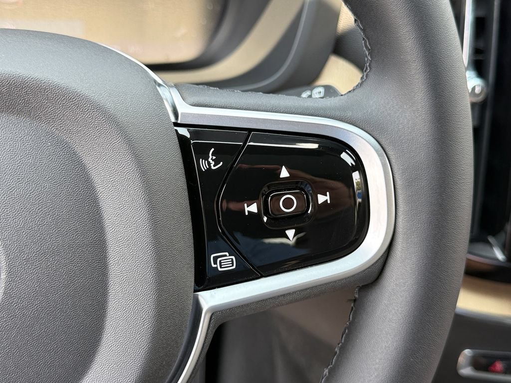 Certified 2026 Volvo XC60 B5 Plus w/ Climate Package AWD/4WD image 21