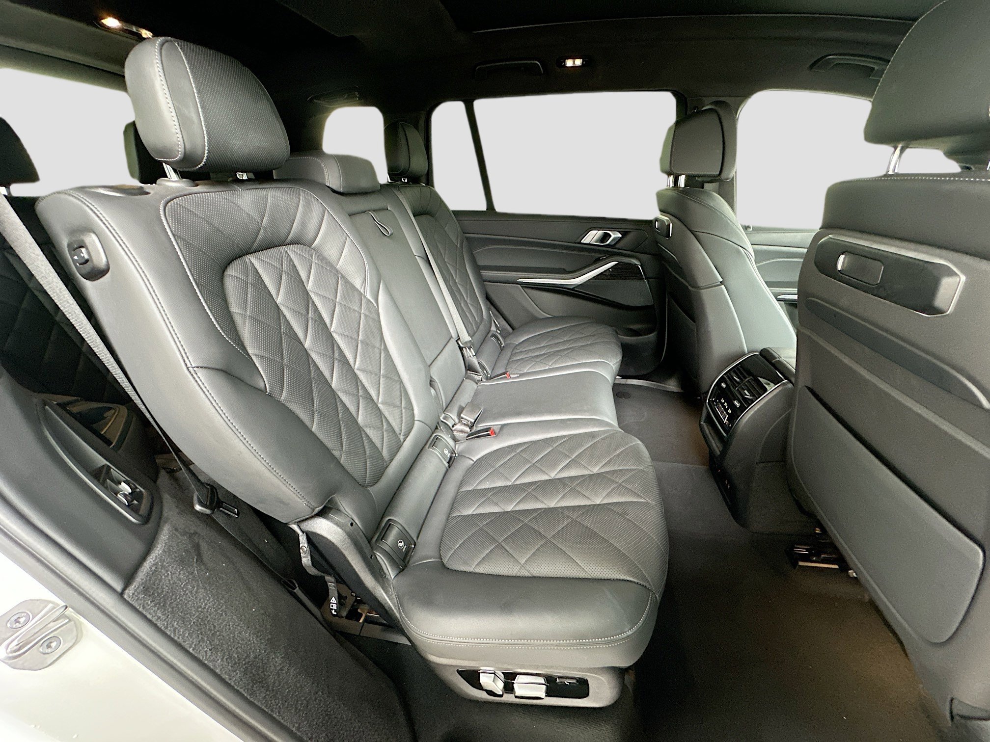 Certified 2023 BMW X7 xDrive40i w/ M Sport Package image 29