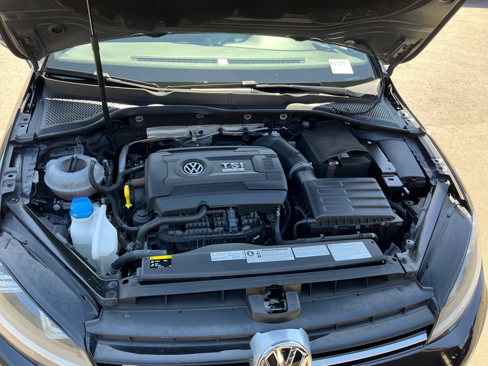 Used 2017 Volkswagen Golf R 4-Door image 22