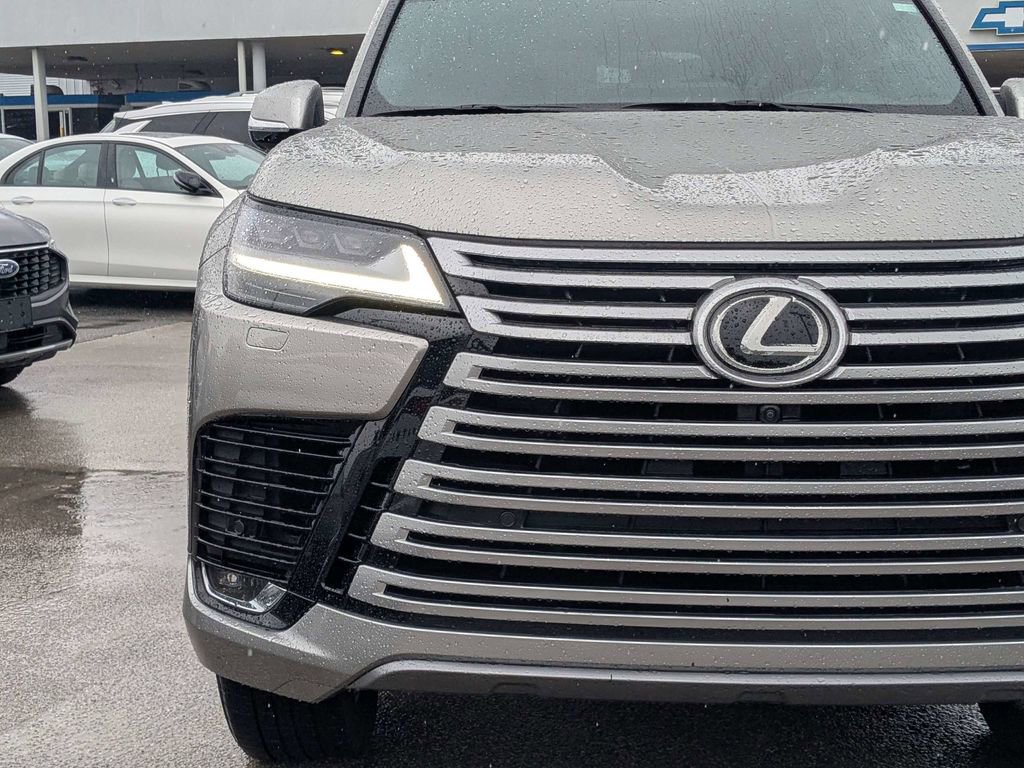 Used 2023 Lexus LX 600 4WD w/ Ultra Luxury Package image 9