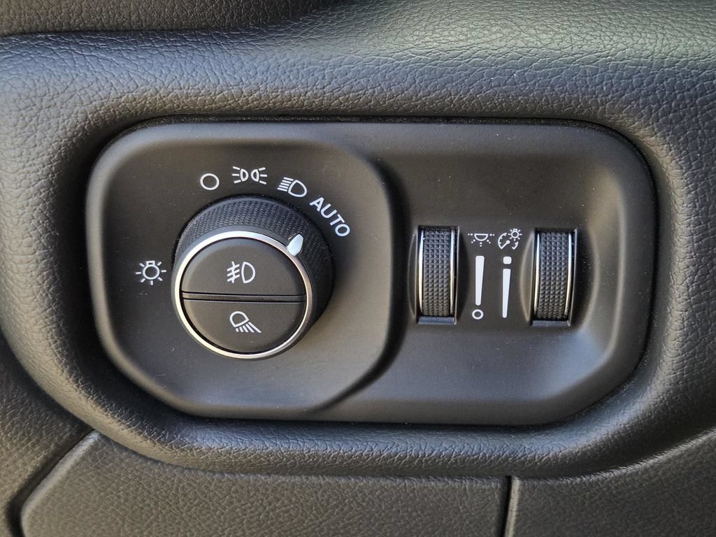 Used 2019 RAM 2500 Laramie w/ Protection Group AWD/4WD image 16