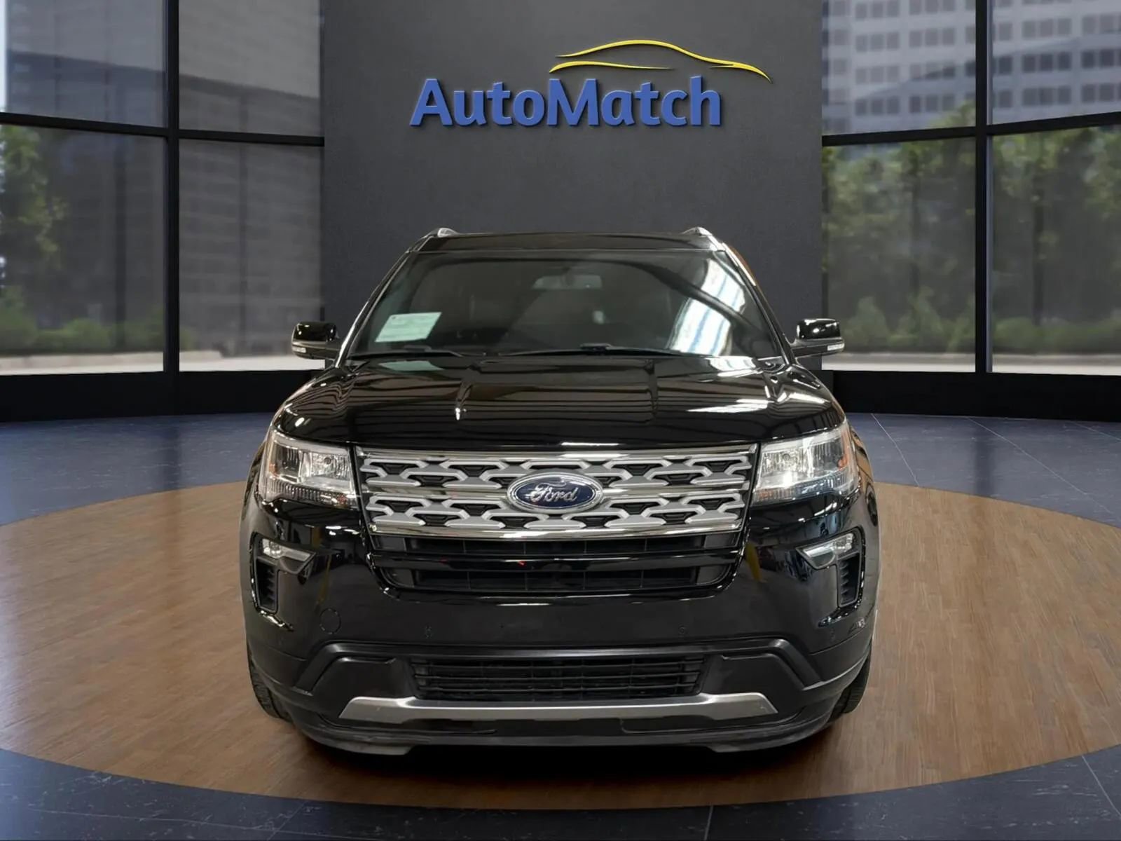 Used 2018 Ford Explorer XLT w/ Equipment Group 202A image 3