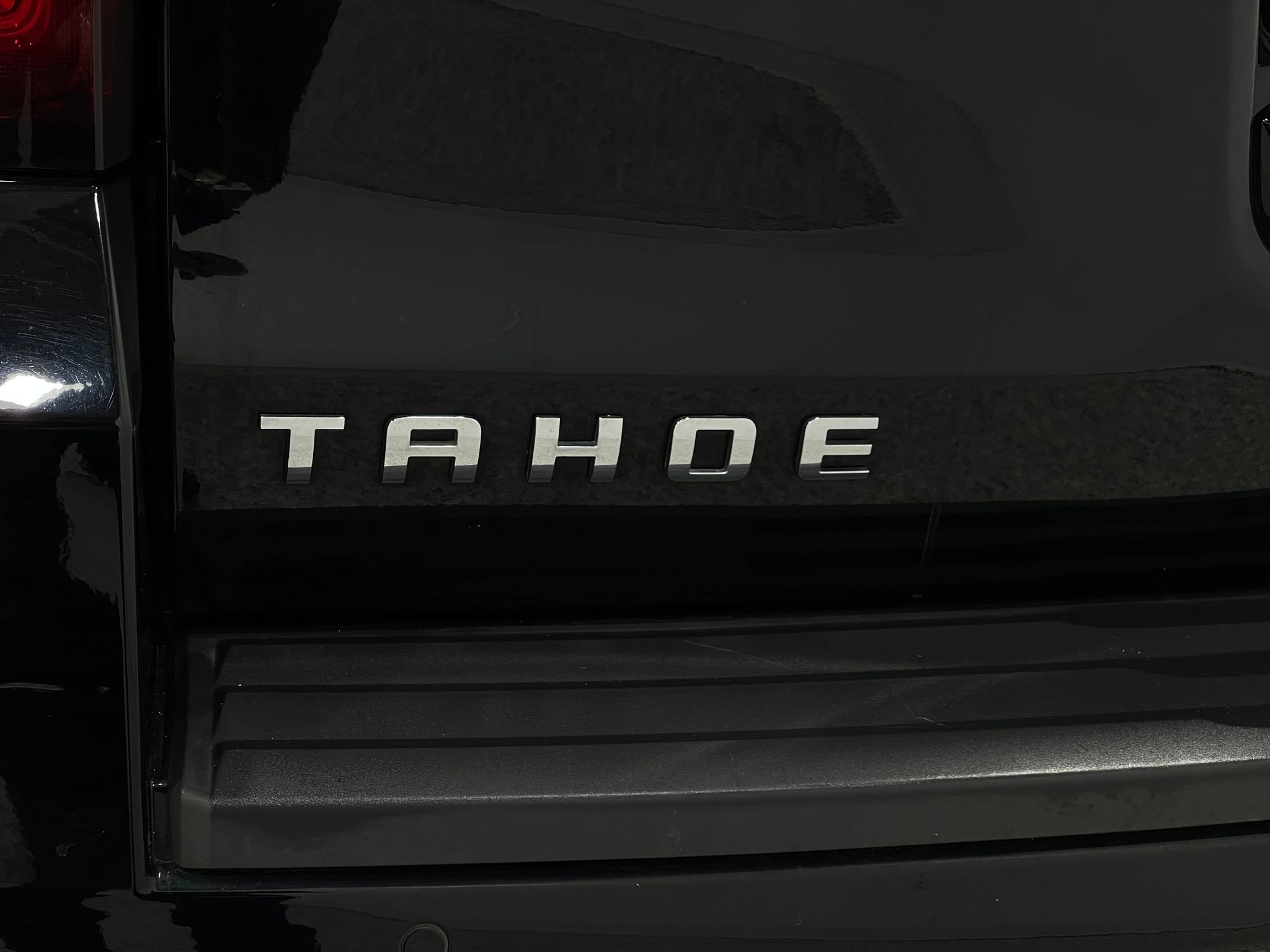 Used 2018 Chevrolet Tahoe LT w/ Luxury Package AWD/4WD image 41