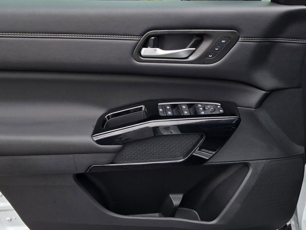 New 2026 Nissan Pathfinder SL w/ SL Premium Package image 18