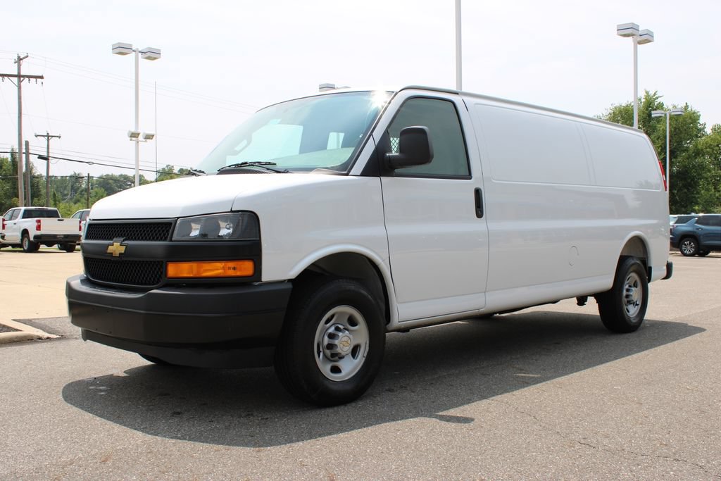 New 2026 Chevrolet Express 3500 Extended w/ Driver Convenience Package RWD image 5