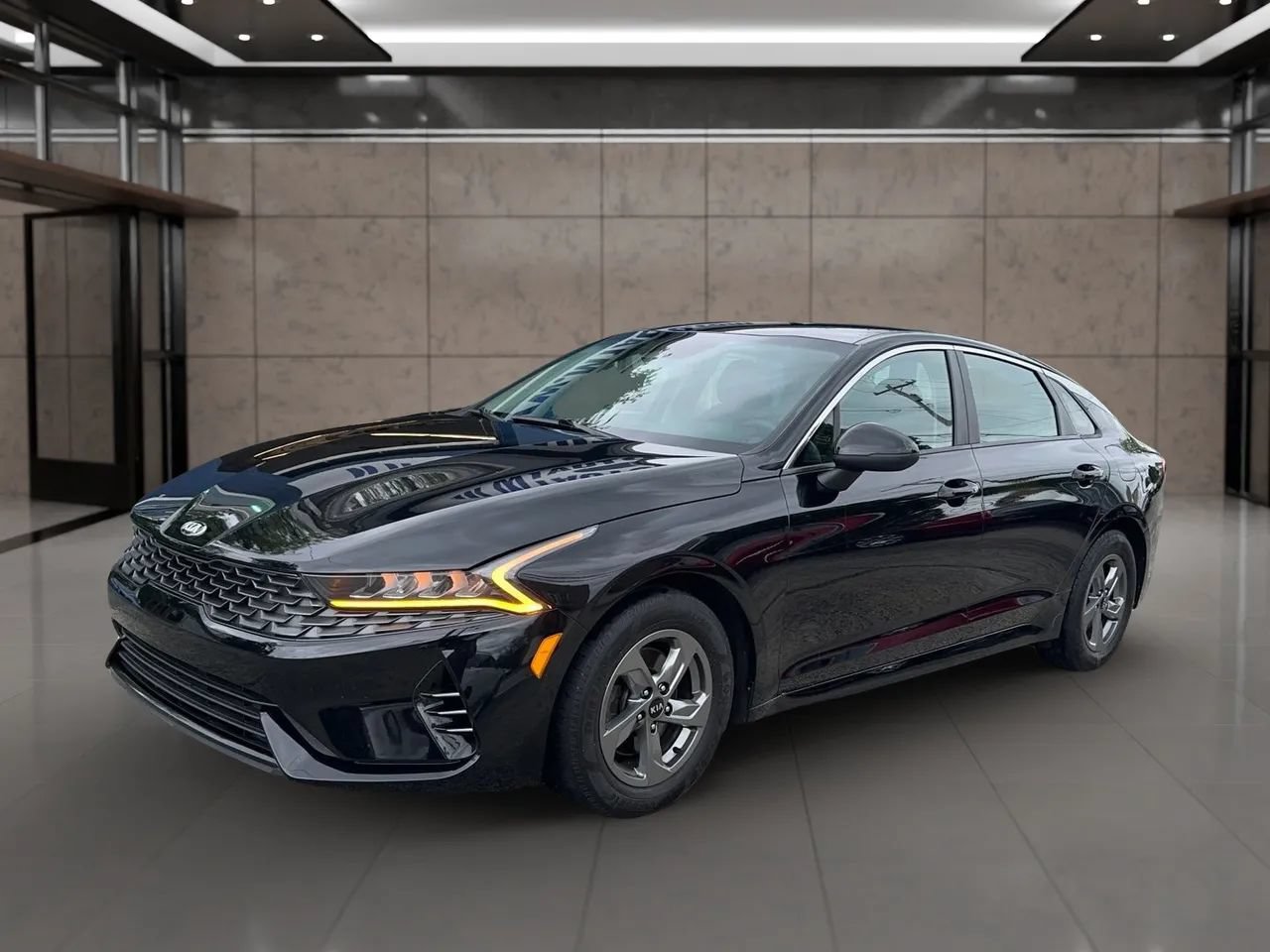 Used 2021 Kia K5 LXS FWD image 2