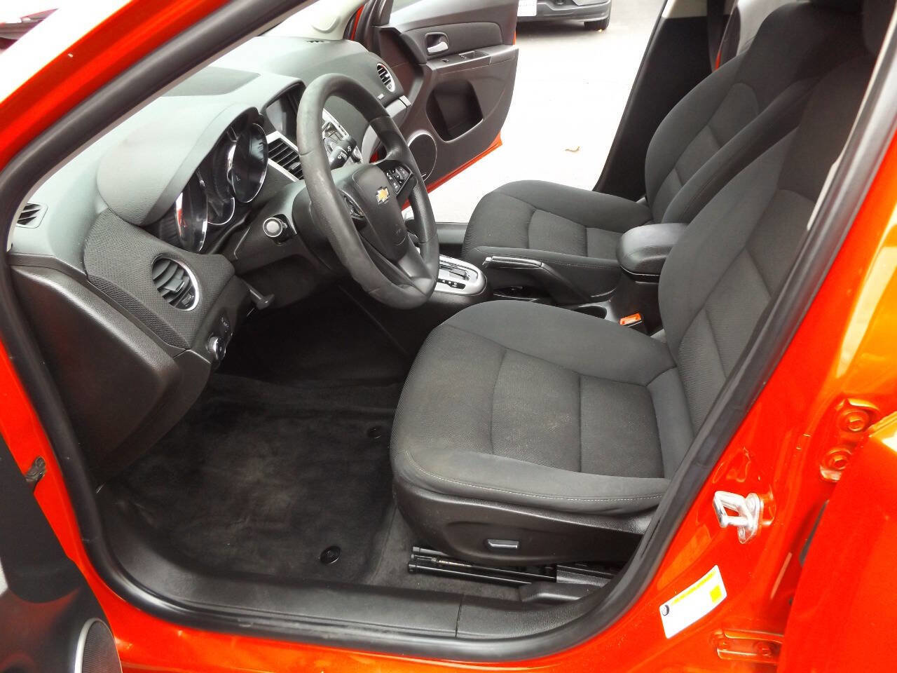 Used 2016 Chevrolet Cruze LT w/ Sun And Sound Package image 13