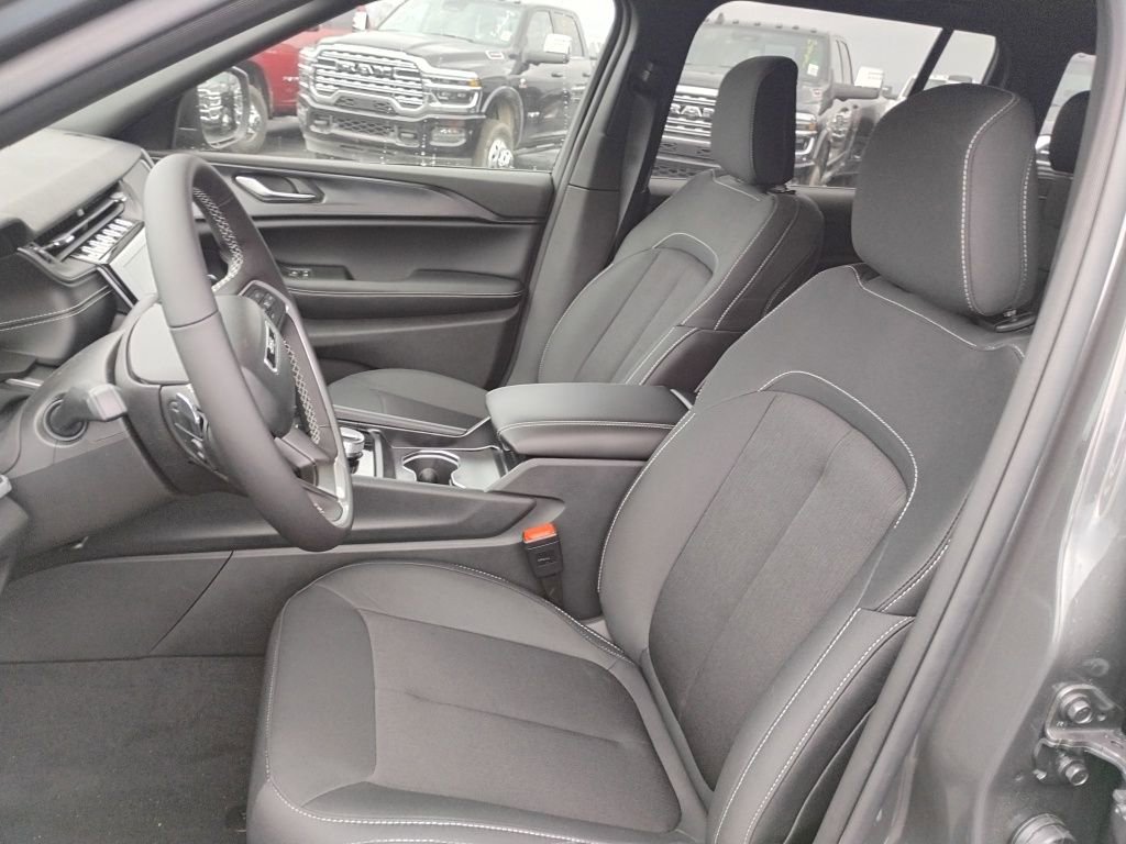 New 2026 Jeep Grand Cherokee Laredo image 24