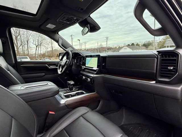 Used 2022 GMC Sierra 1500 SLT w/ SLT Premium Plus Package image 17