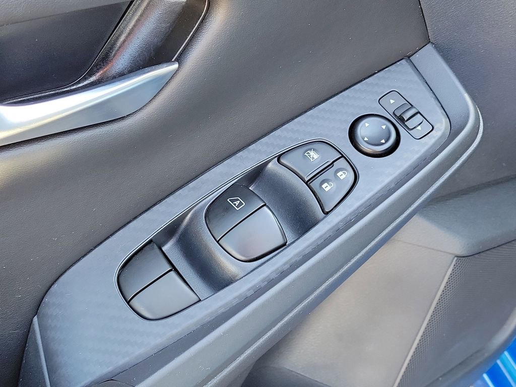 Used 2025 Nissan Sentra SV image 17