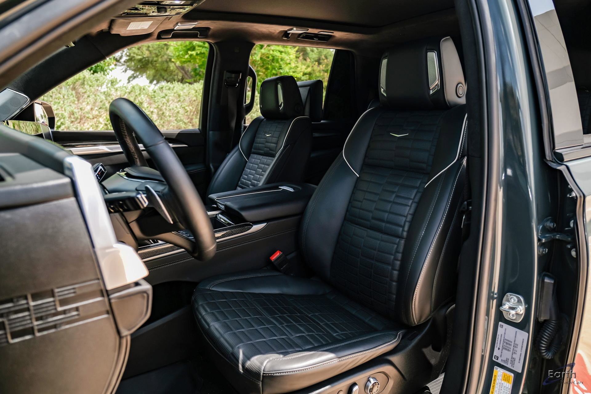 Used 2025 Cadillac Escalade V AWD/4WD image 34