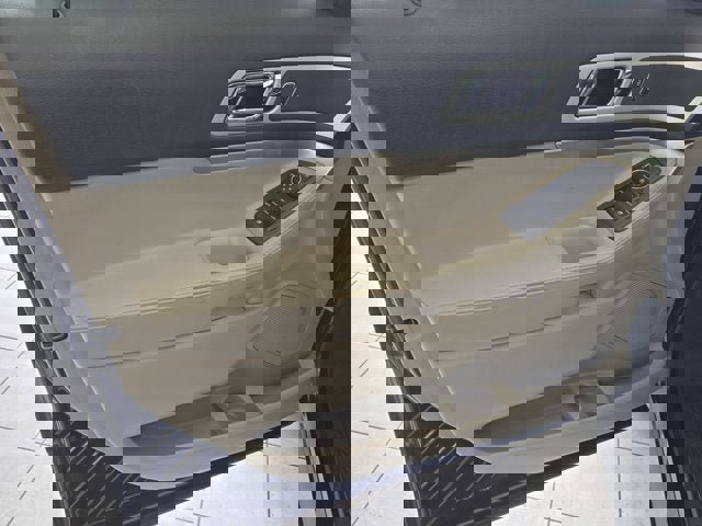 Used 2013 Ford Explorer XLT image 22