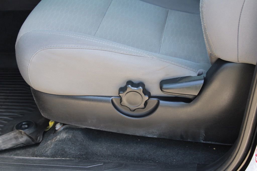 Used 2019 Toyota Tacoma SR5 AWD/4WD image 16