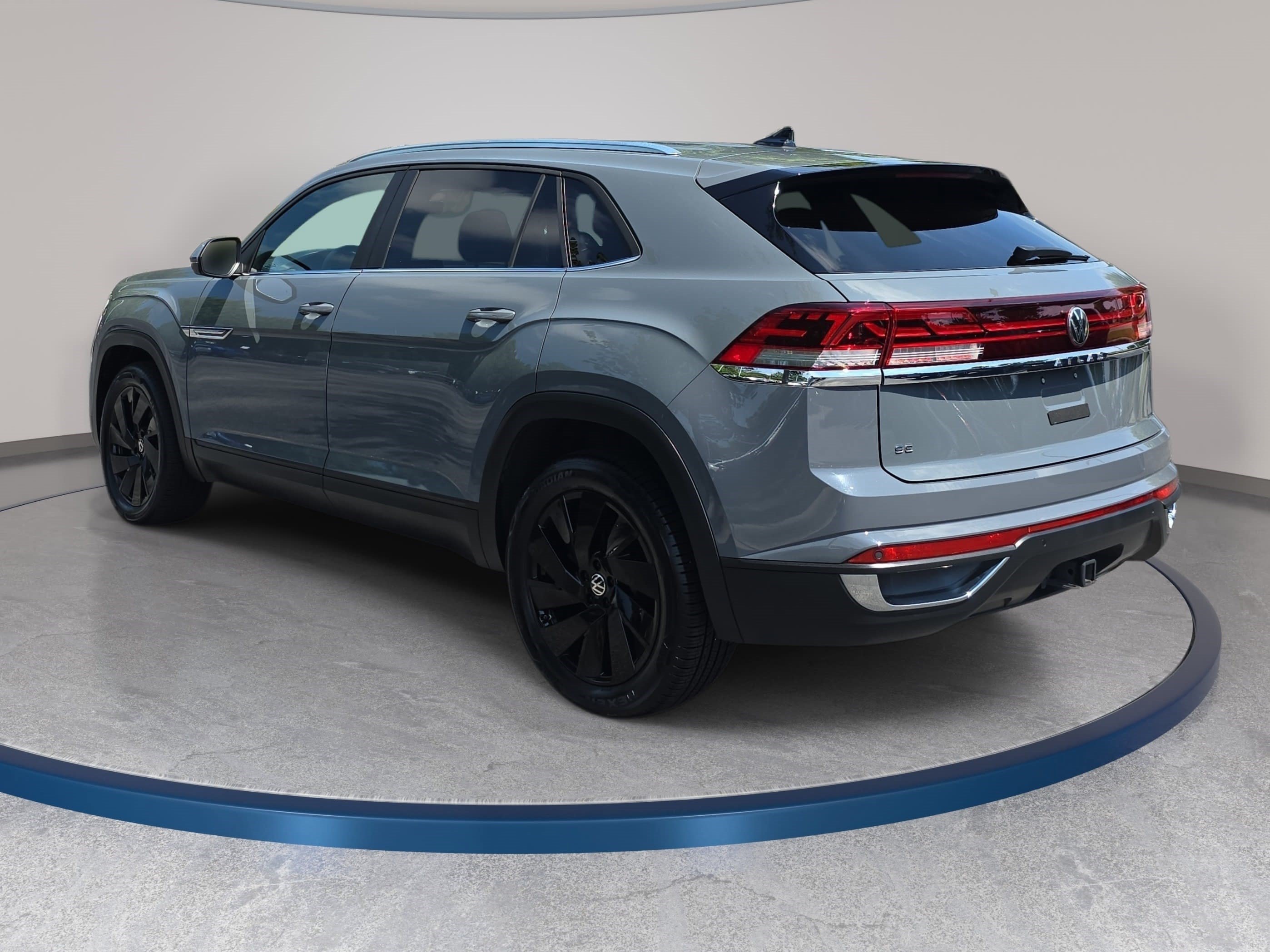 Used 2024 Volkswagen Atlas Cross Sport SE FWD image 7