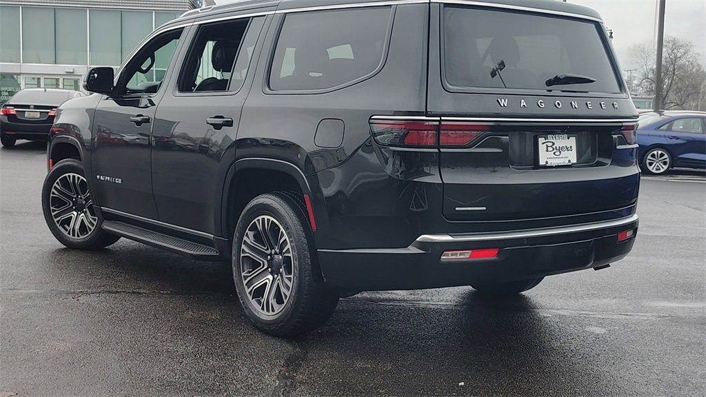 Used 2023 Jeep Wagoneer 4WD w/ Premium Group I image 4