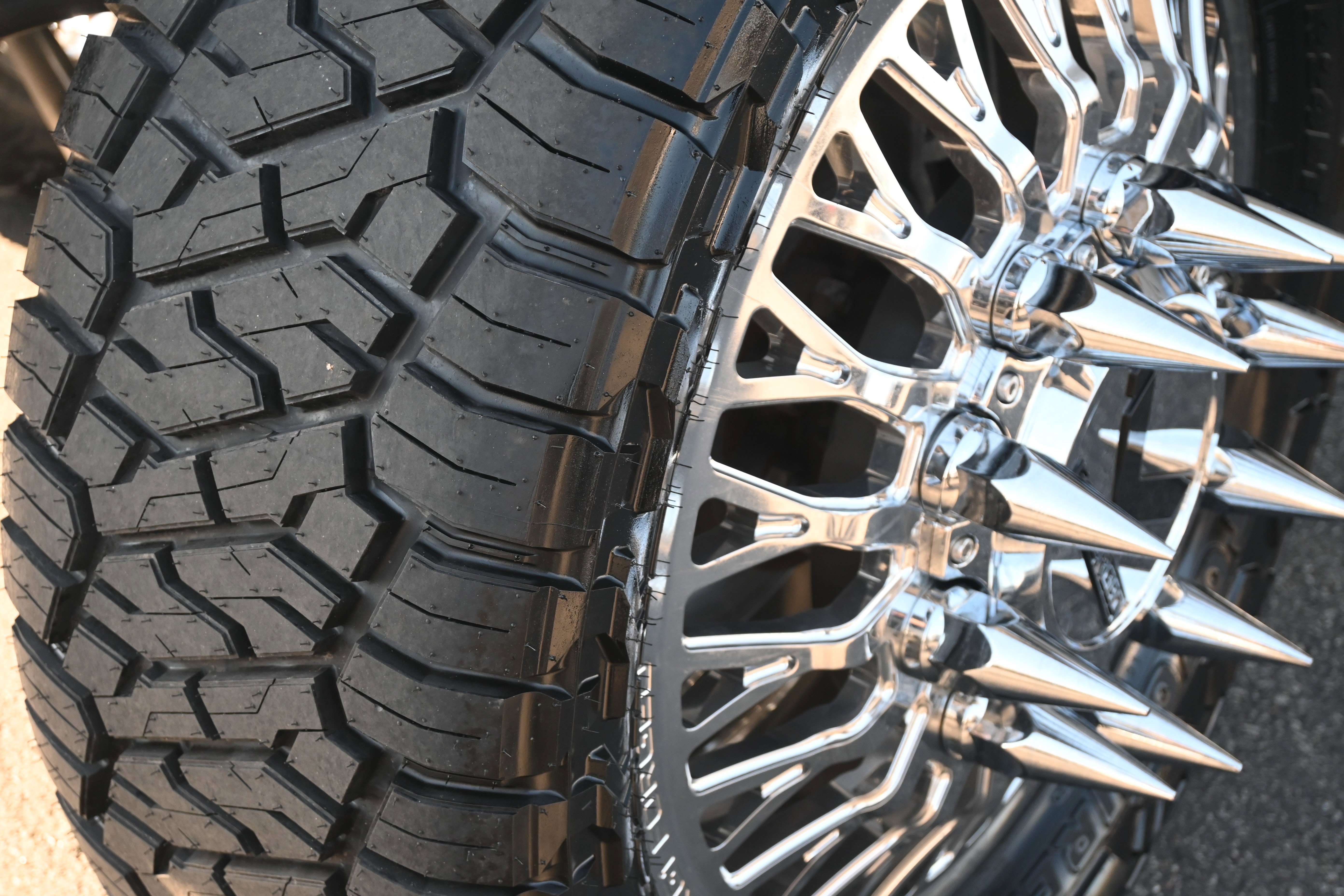 Used 2022 Ford F450 Platinum w/ FX4 Off-Road Package image 16