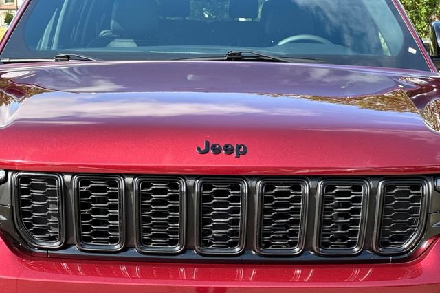 Used 2024 Jeep Grand Cherokee L Altitude AWD/4WD image 48